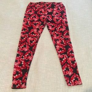 Lularoe Leggings TC NWT Black w/ Red & Pink Heart Roses. So soft!! Rare find!